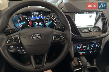 Внедорожник / Кроссовер Ford Escape 2019 в 