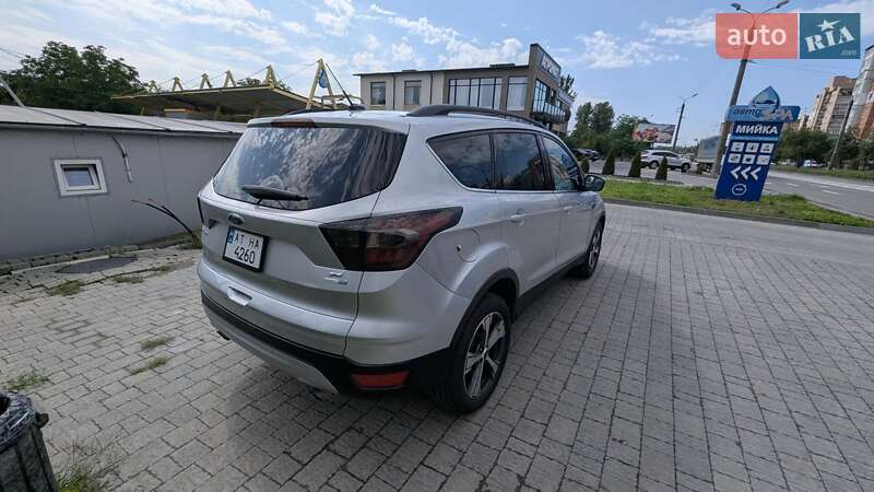Позашляховик / Кросовер Ford Escape 2016 в Івано-Франківську