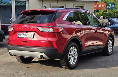 Внедорожник / Кроссовер Ford Escape 2021 в 