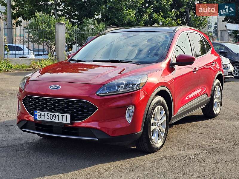 Внедорожник / Кроссовер Ford Escape 2021 в 