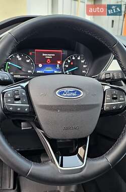 Внедорожник / Кроссовер Ford Escape 2021 в 