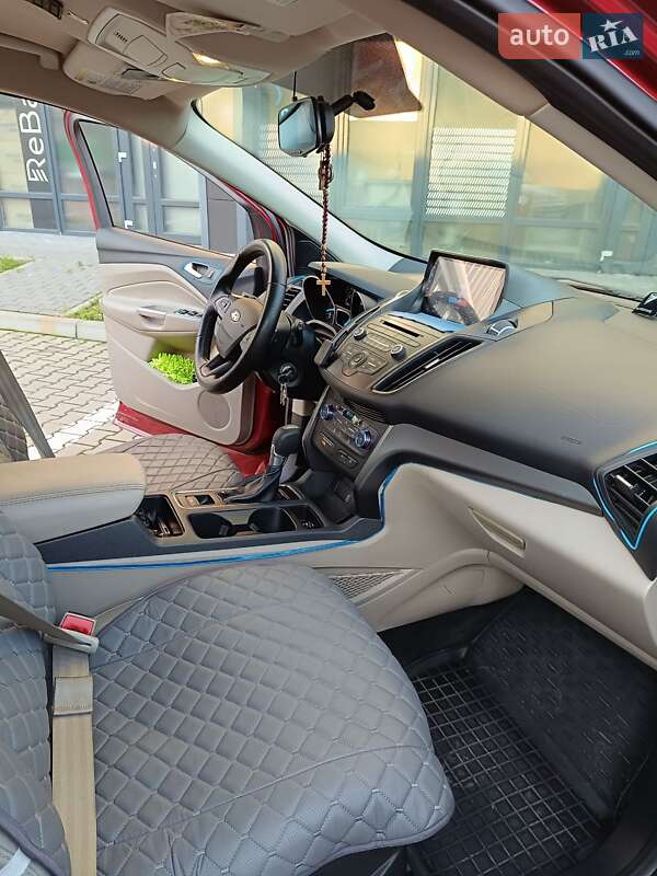 Внедорожник / Кроссовер Ford Escape 2016 в Ивано-Франковске