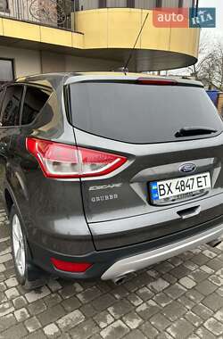 Позашляховик / Кросовер Ford Escape 2015 в 