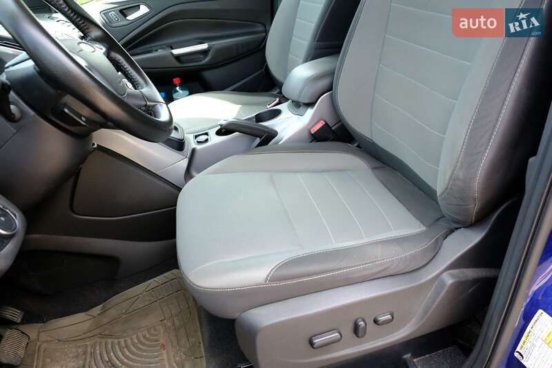 Внедорожник / Кроссовер Ford Escape 2016 в Днепре