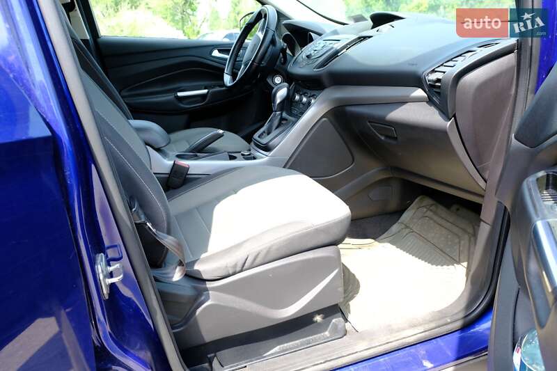 Внедорожник / Кроссовер Ford Escape 2016 в Днепре