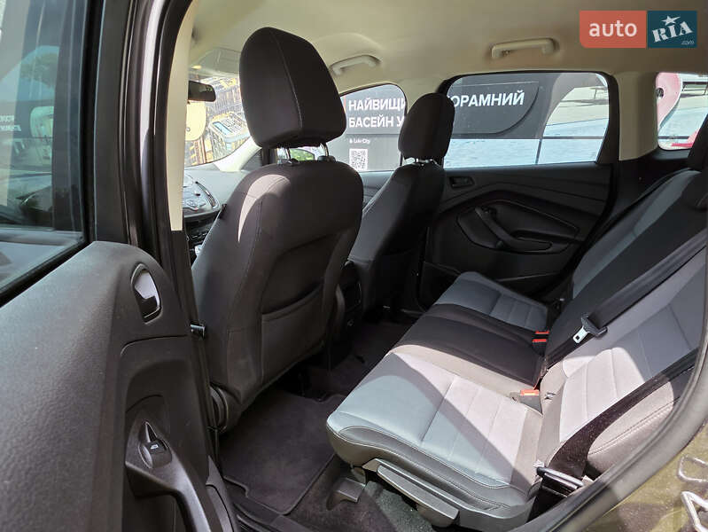 Внедорожник / Кроссовер Ford Escape 2017 в Львове