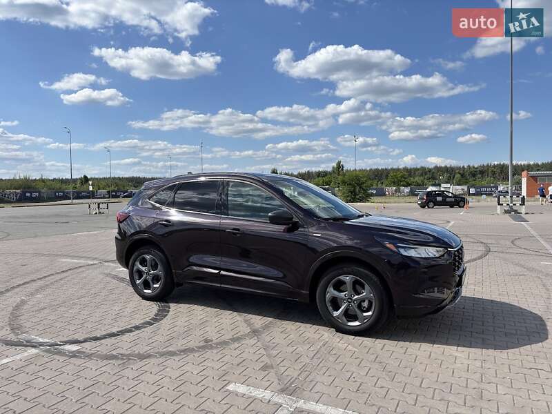 Внедорожник / Кроссовер Ford Escape 2023 в Киеве