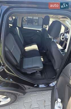 Внедорожник / Кроссовер Ford Escape 2015 в 