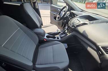 Внедорожник / Кроссовер Ford Escape 2015 в 