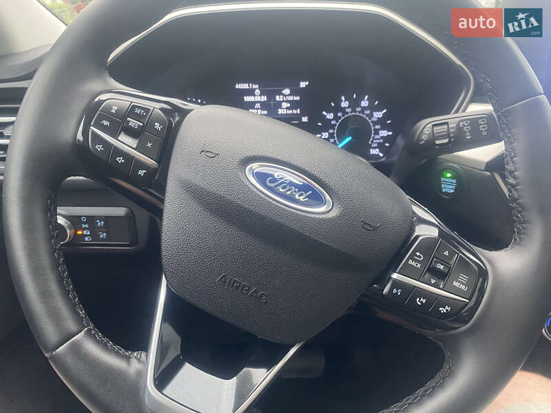 Внедорожник / Кроссовер Ford Escape 2021 в Чернигове