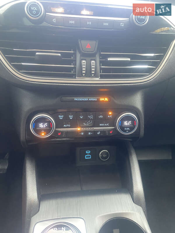 Внедорожник / Кроссовер Ford Escape 2021 в Чернигове