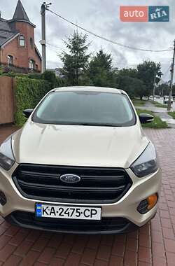 Внедорожник / Кроссовер Ford Escape 2018 в 