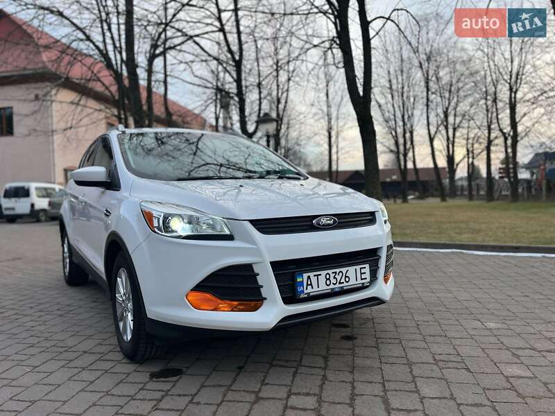 Внедорожник / Кроссовер Ford Escape 2014 в Брошневе-Осаде
