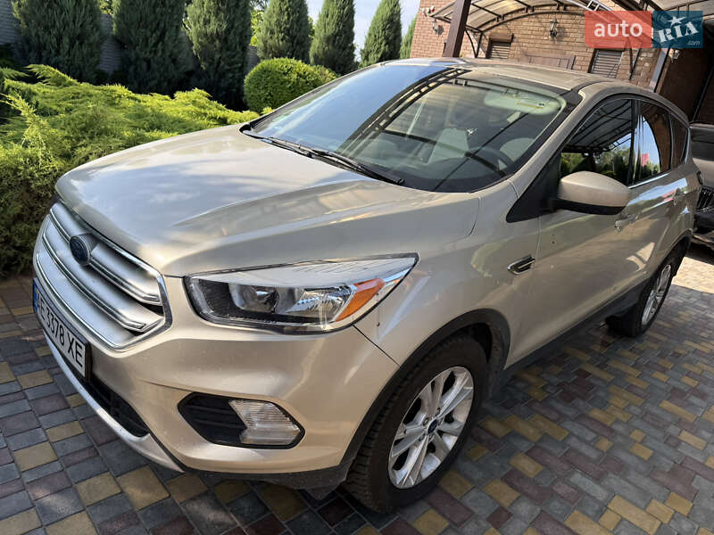 Внедорожник / Кроссовер Ford Escape 2017 в Днепре