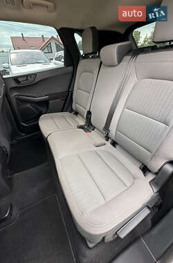 Внедорожник / Кроссовер Ford Escape 2020 в 