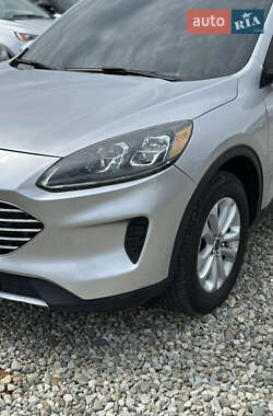 Внедорожник / Кроссовер Ford Escape 2020 в 