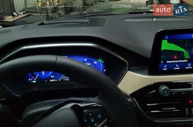 Внедорожник / Кроссовер Ford Escape 2022 в 