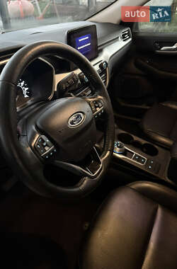 Внедорожник / Кроссовер Ford Escape 2020 в 