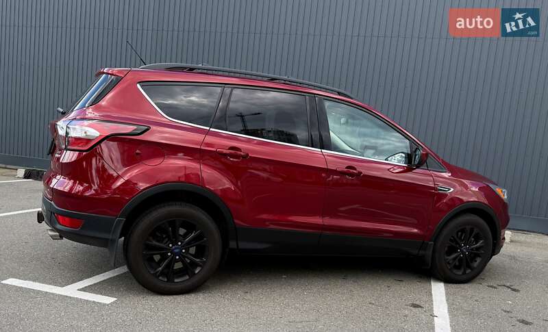 Внедорожник / Кроссовер Ford Escape 2017 в Киеве