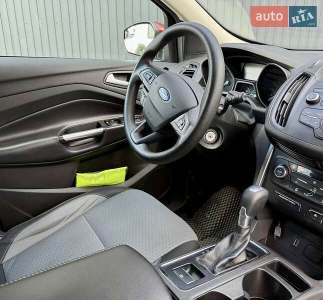 Внедорожник / Кроссовер Ford Escape 2017 в Киеве