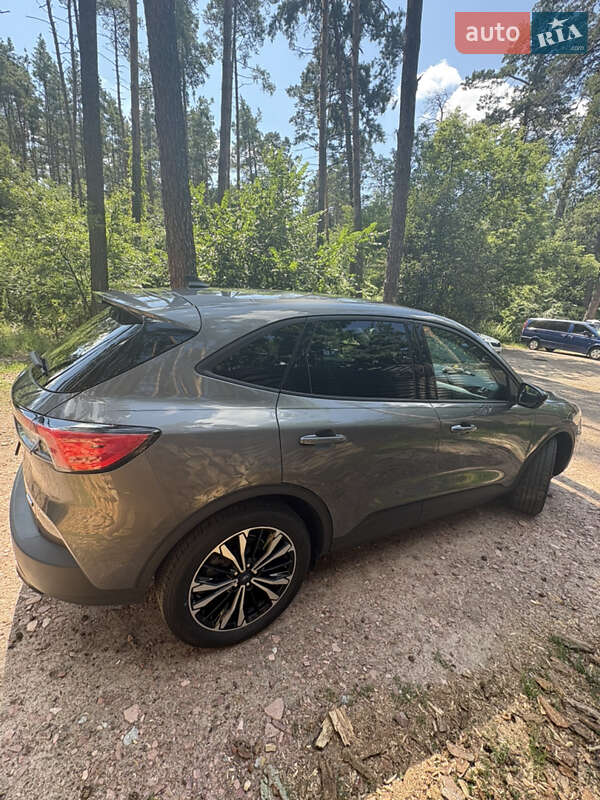 Внедорожник / Кроссовер Ford Escape 2021 в Киеве