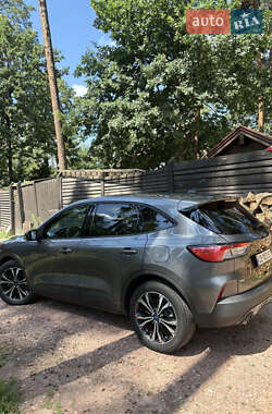 Внедорожник / Кроссовер Ford Escape 2021 в 