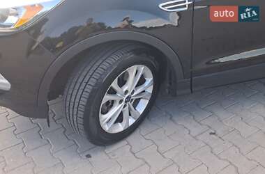 Внедорожник / Кроссовер Ford Escape 2016 в 