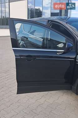 Внедорожник / Кроссовер Ford Escape 2016 в 