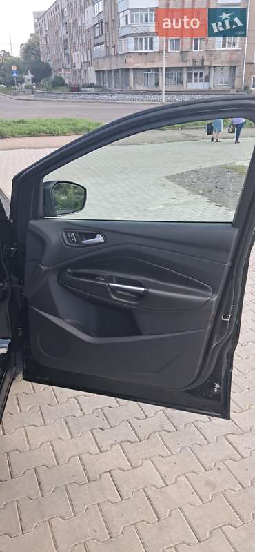 Позашляховик / Кросовер Ford Escape 2016 в Одесі