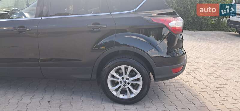 Позашляховик / Кросовер Ford Escape 2016 в Одесі