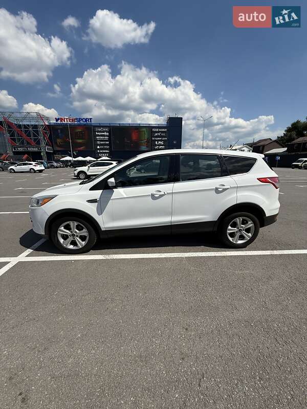 Внедорожник / Кроссовер Ford Escape 2015 в 