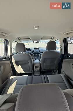 Внедорожник / Кроссовер Ford Escape 2015 в 