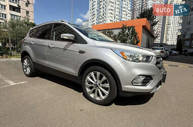 Внедорожник / Кроссовер Ford Escape 2016 в 