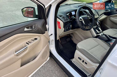Внедорожник / Кроссовер Ford Escape 2014 в 