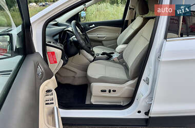Внедорожник / Кроссовер Ford Escape 2014 в 