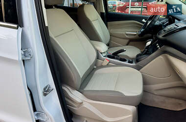 Внедорожник / Кроссовер Ford Escape 2014 в 