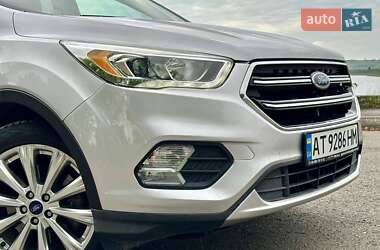 Внедорожник / Кроссовер Ford Escape 2016 в 