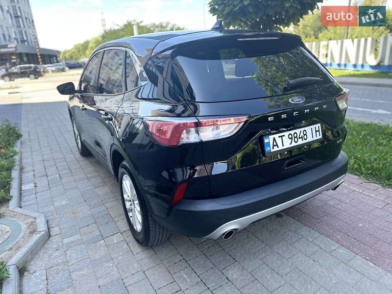 Внедорожник / Кроссовер Ford Escape 2022 в Ивано-Франковске