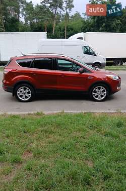 Внедорожник / Кроссовер Ford Escape 2016 в 