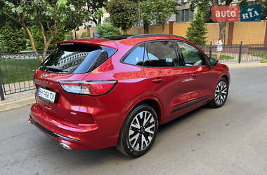 Внедорожник / Кроссовер Ford Escape 2020 в 