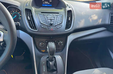 Внедорожник / Кроссовер Ford Escape 2016 в 