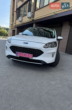 Внедорожник / Кроссовер Ford Escape 2020 в 