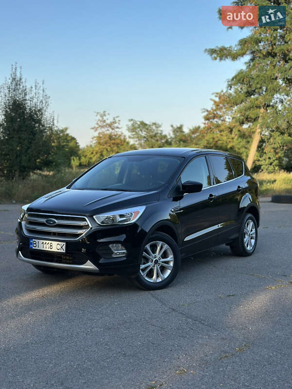 Внедорожник / Кроссовер Ford Escape 2017 в Лубнах