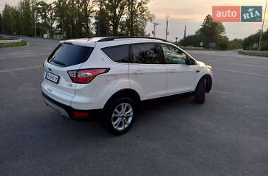 Внедорожник / Кроссовер Ford Escape 2018 в 
