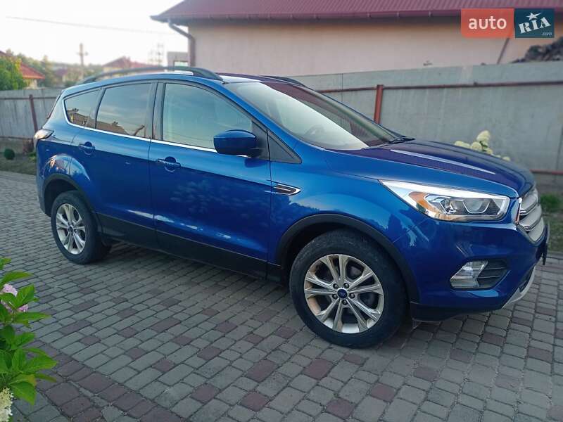 Внедорожник / Кроссовер Ford Escape 2018 в Львове