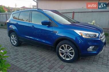 Внедорожник / Кроссовер Ford Escape 2018 в 