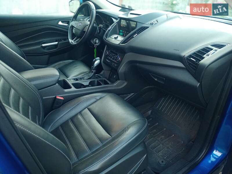 Внедорожник / Кроссовер Ford Escape 2018 в Львове