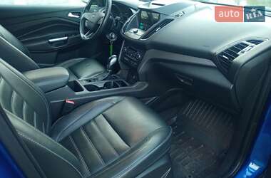 Внедорожник / Кроссовер Ford Escape 2018 в 