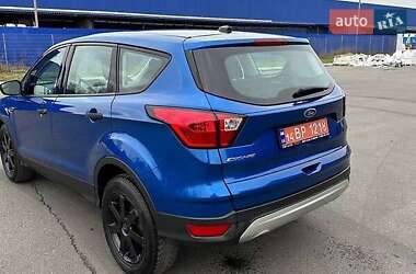 Внедорожник / Кроссовер Ford Escape 2019 в 