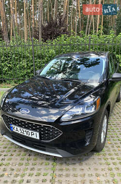 Внедорожник / Кроссовер Ford Escape 2022 в 